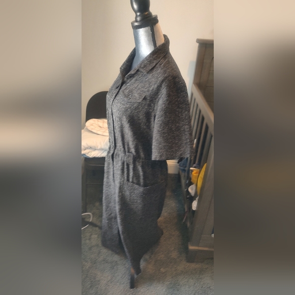 Dress - Picture 2 of 4